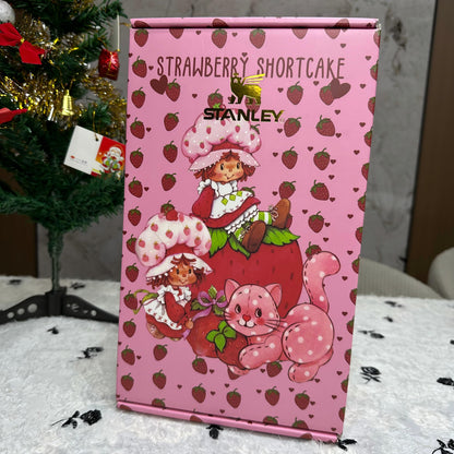 Movessira® Strawberry Shortcake 40oz Tumbler