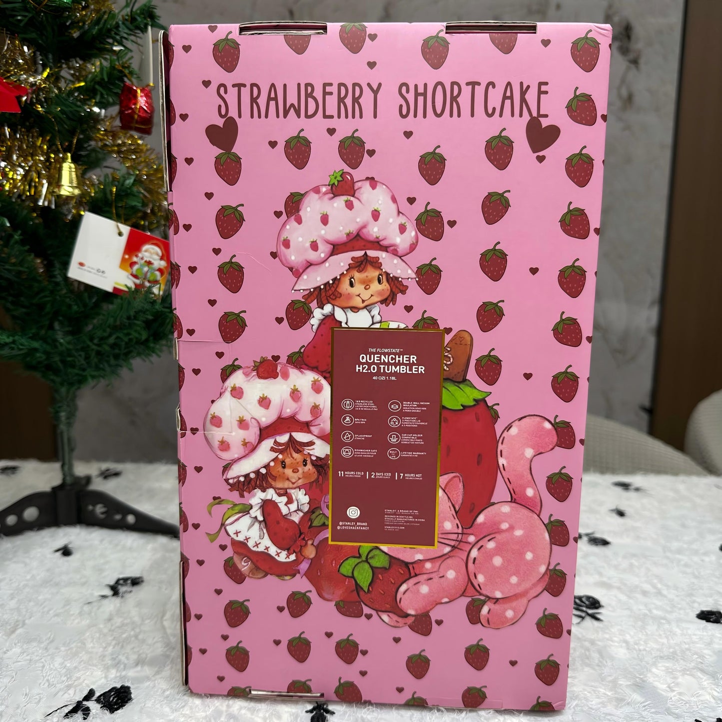 Movessira® Strawberry Shortcake 40oz Tumbler