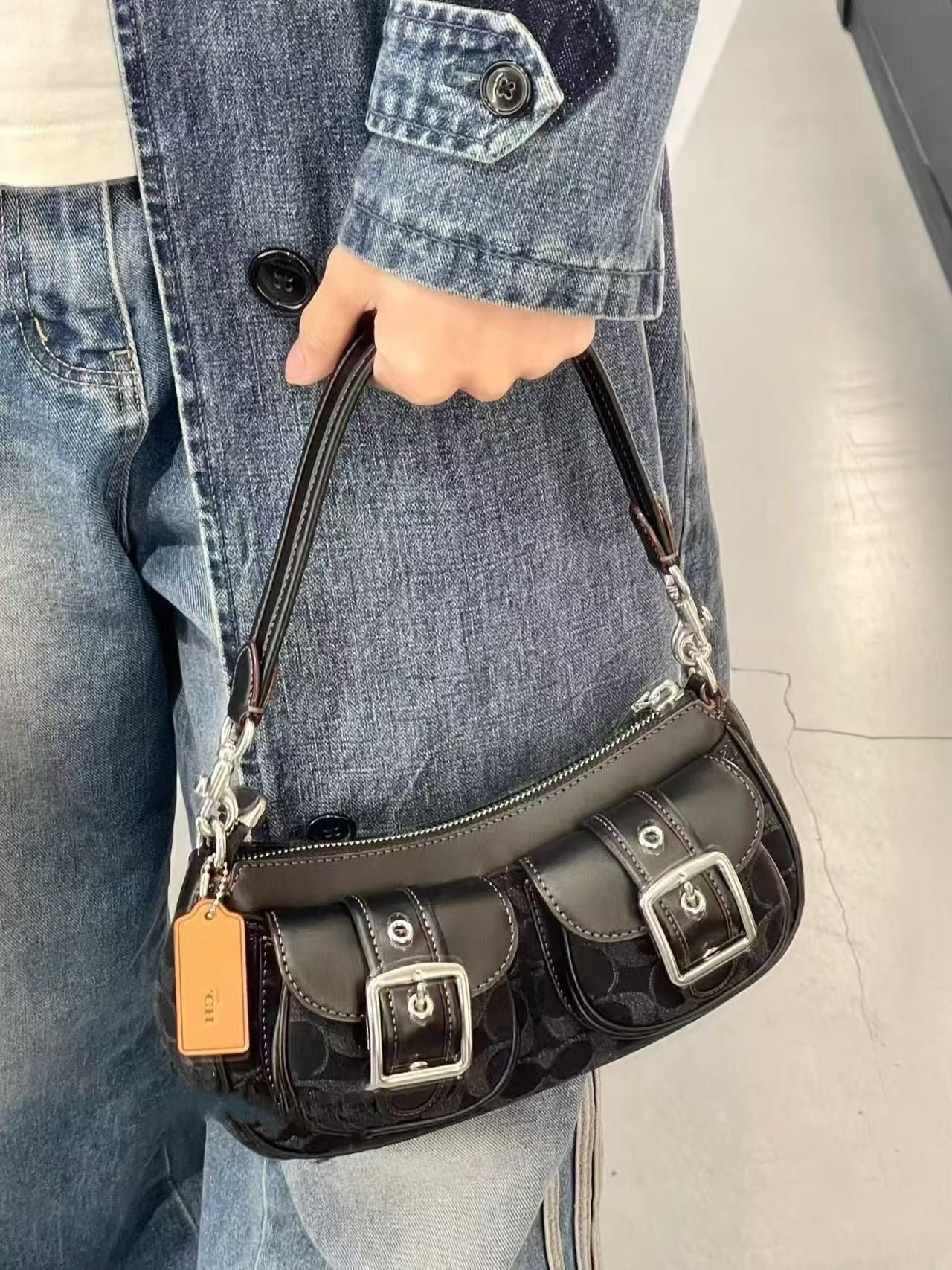 Movessira Ashton Baguette