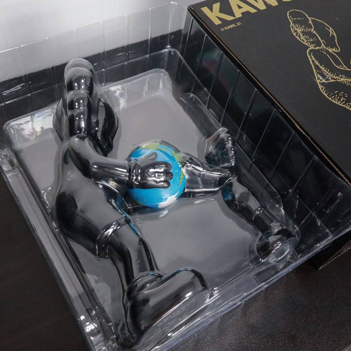 Figrhub®  the Earth Kaws The Promise