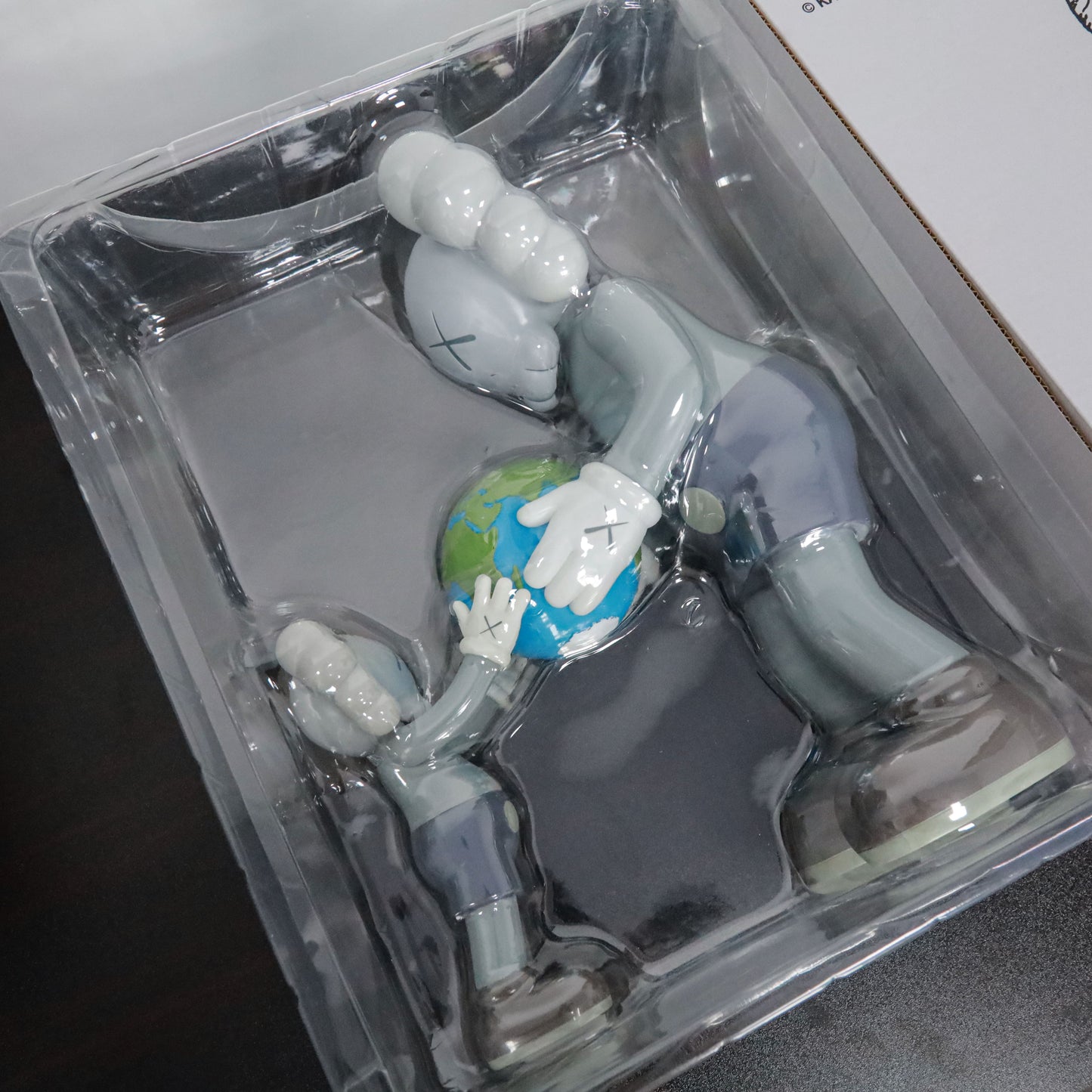 Figrhub®  the Earth Kaws The Promise