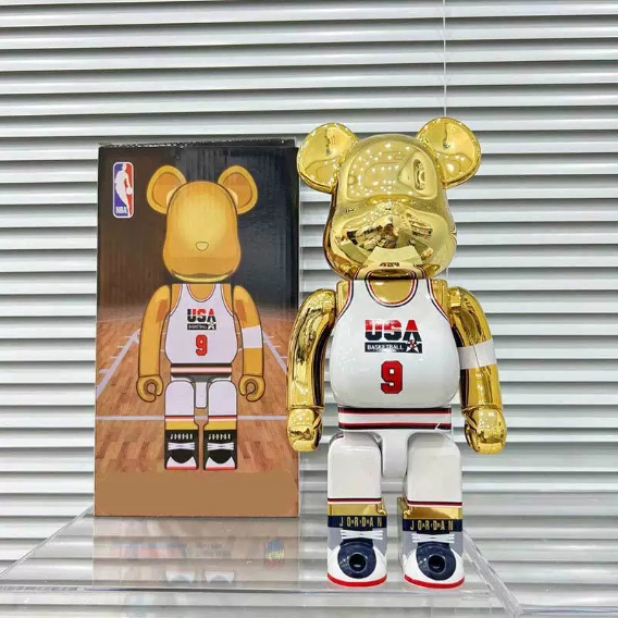 Movessira® Michael Jordan Gold Chrome – Chicago #23 400% Figure